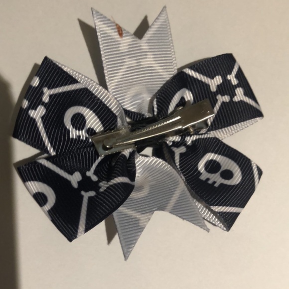 Halloween bow!! - Picture 4 of 4